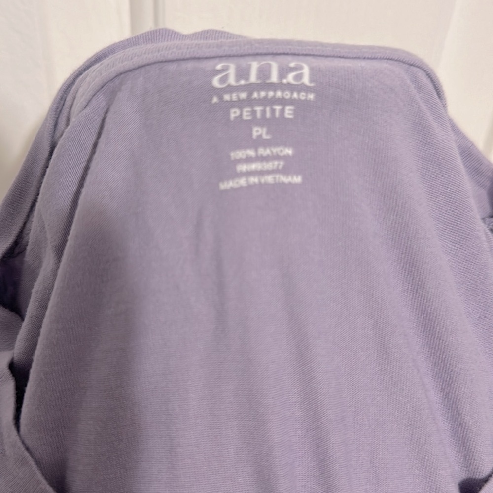Ana Petite Flowy Shirt - Picture 5 of 5
